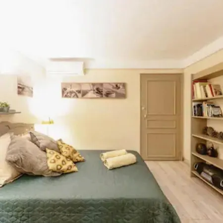 Appartement Complet Ou 2 Chambres De Charme En Centre-Ville Arles Esterno foto