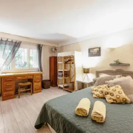 Appartement Complet Ou 2 Chambres De Charme En Centre-Ville Arles Esterno foto
