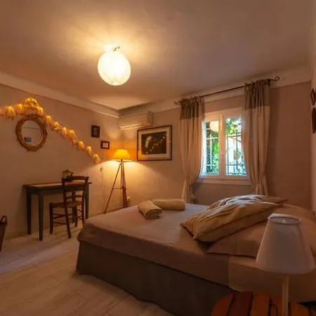 Appartement Complet Ou 2 Chambres De Charme En Centre-Ville Arles Esterno foto
