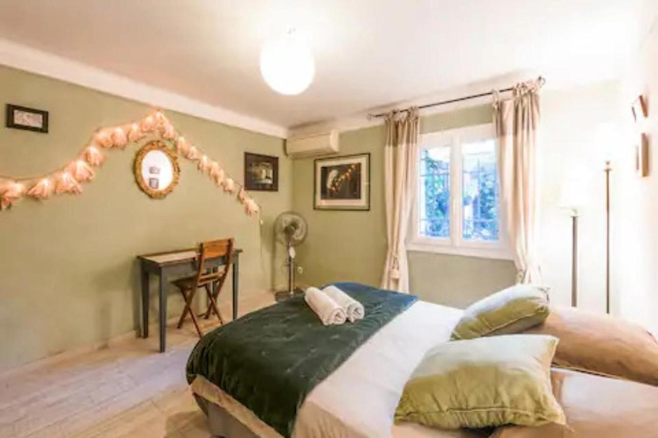 Séjour chez l'habitant Complet Ou 2 De Charme En Centre-ville Arles